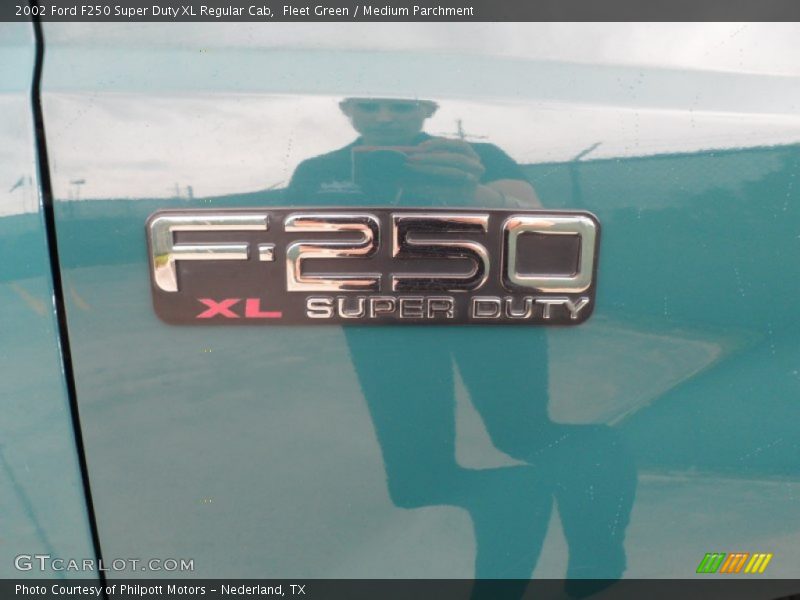 Fleet Green / Medium Parchment 2002 Ford F250 Super Duty XL Regular Cab