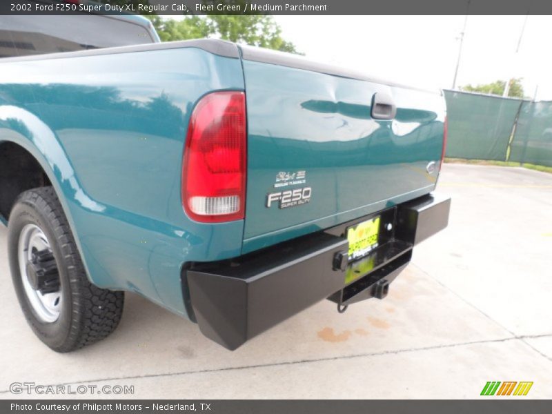 Fleet Green / Medium Parchment 2002 Ford F250 Super Duty XL Regular Cab