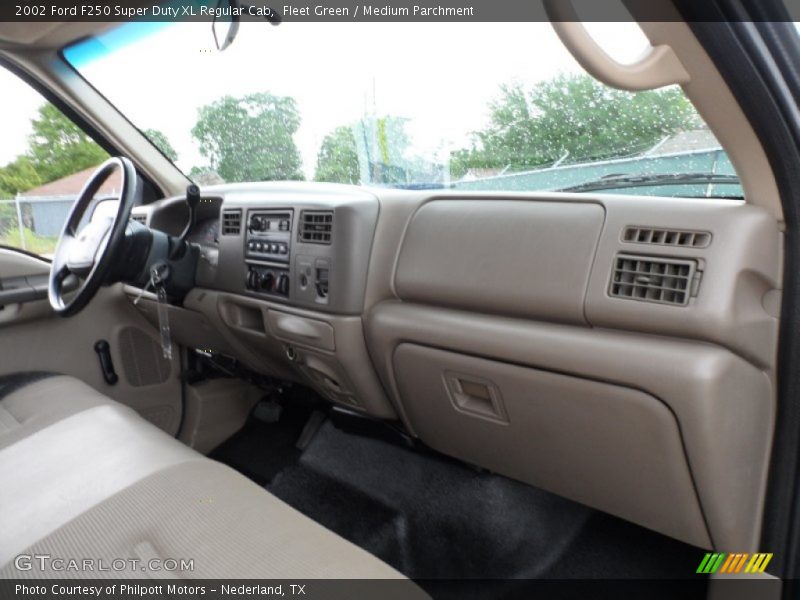 Fleet Green / Medium Parchment 2002 Ford F250 Super Duty XL Regular Cab