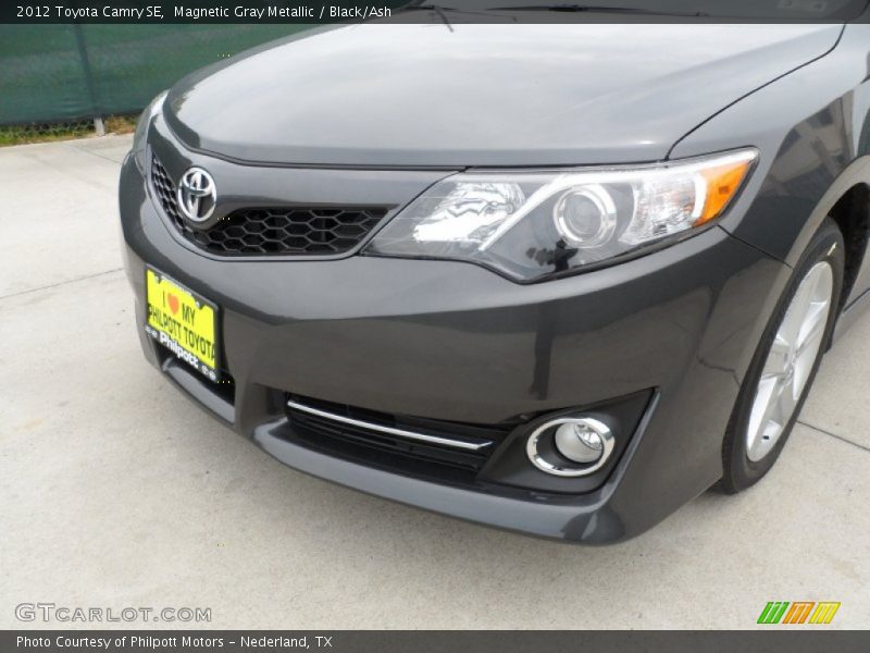 Magnetic Gray Metallic / Black/Ash 2012 Toyota Camry SE
