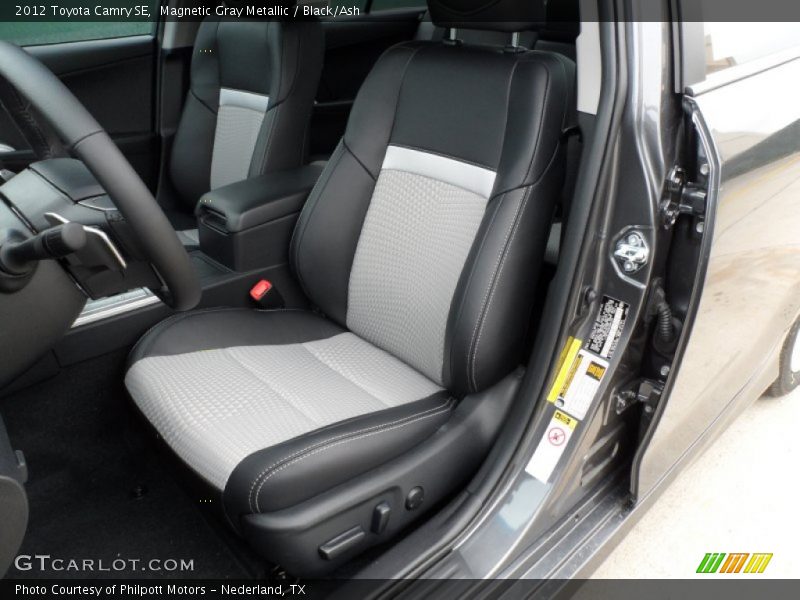 Magnetic Gray Metallic / Black/Ash 2012 Toyota Camry SE