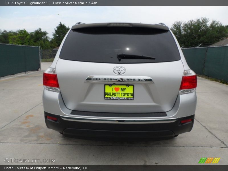 Classic Silver Metallic / Ash 2012 Toyota Highlander SE