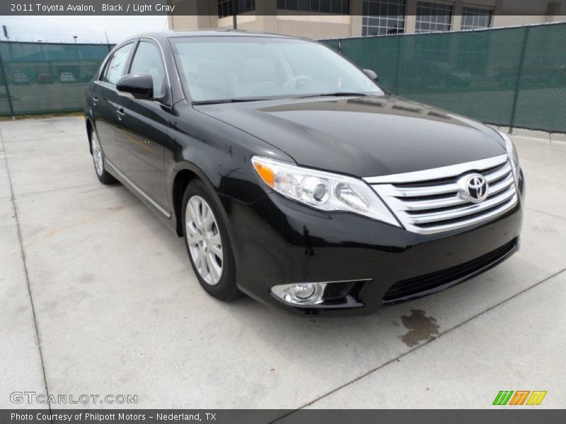 Black / Light Gray 2011 Toyota Avalon