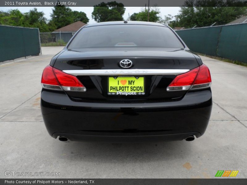 Black / Light Gray 2011 Toyota Avalon