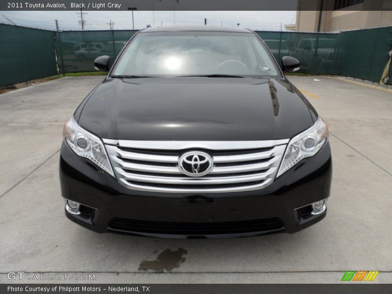 Black / Light Gray 2011 Toyota Avalon