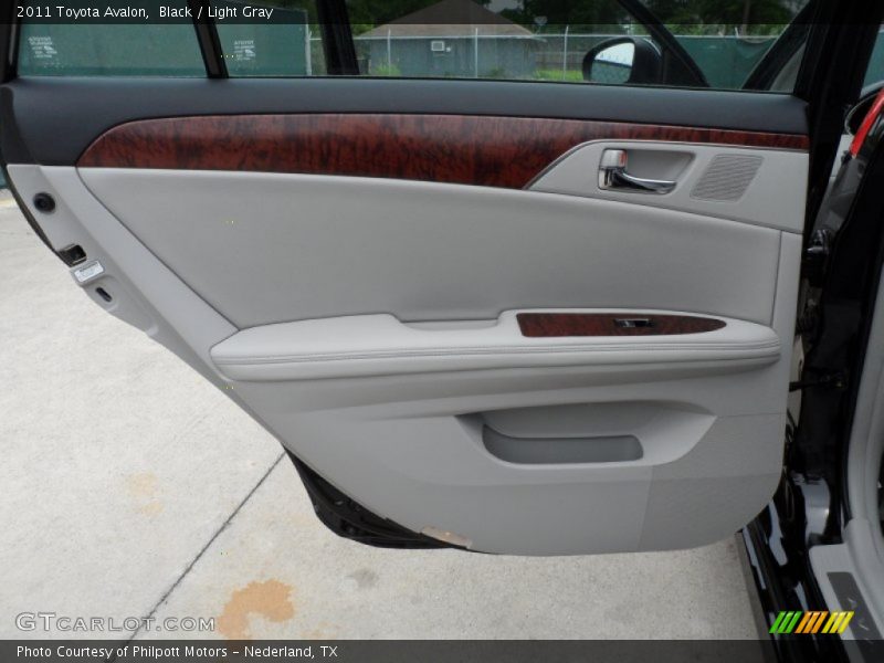 Black / Light Gray 2011 Toyota Avalon