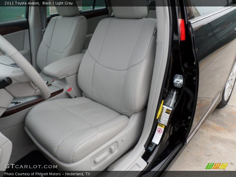 Black / Light Gray 2011 Toyota Avalon