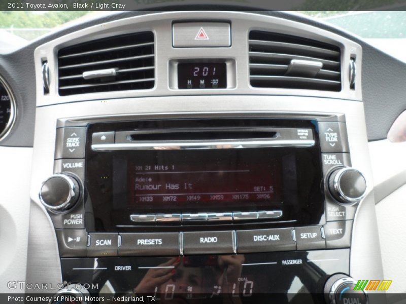 Black / Light Gray 2011 Toyota Avalon