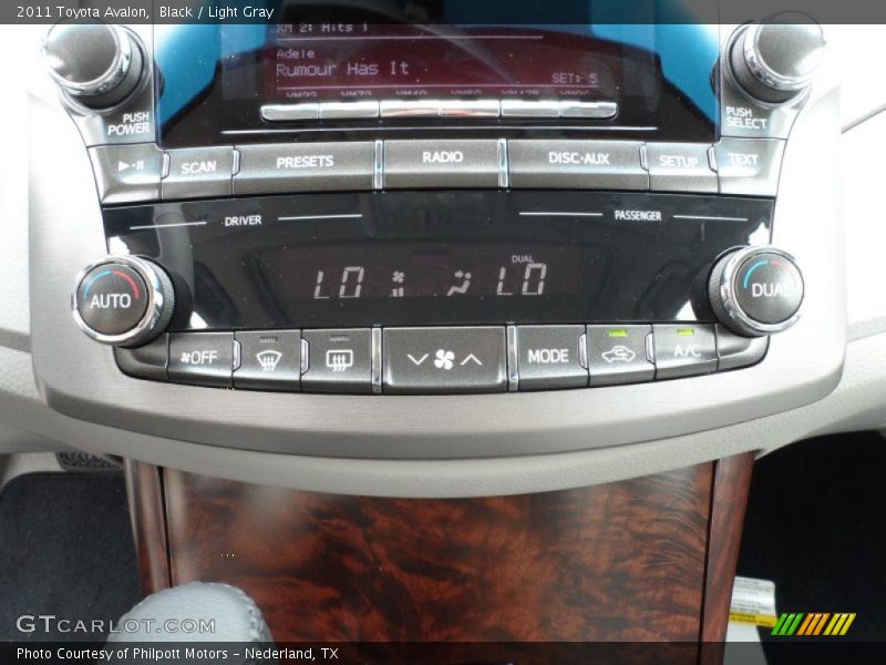 Black / Light Gray 2011 Toyota Avalon