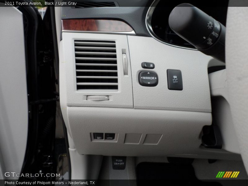 Black / Light Gray 2011 Toyota Avalon