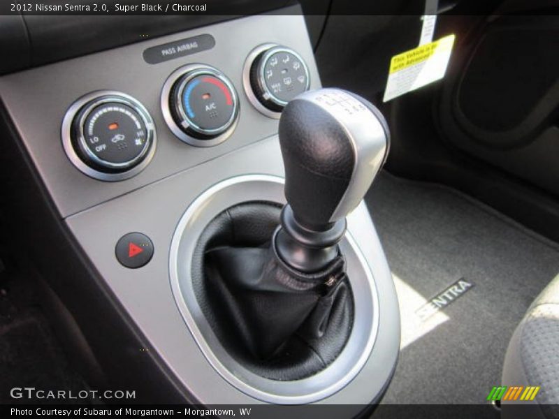 Super Black / Charcoal 2012 Nissan Sentra 2.0