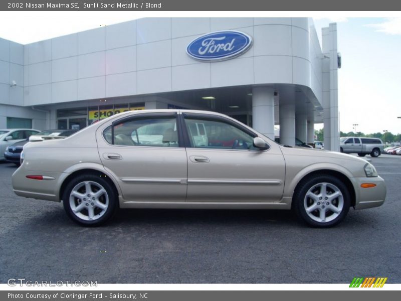 Sunlit Sand Metallic / Blond 2002 Nissan Maxima SE