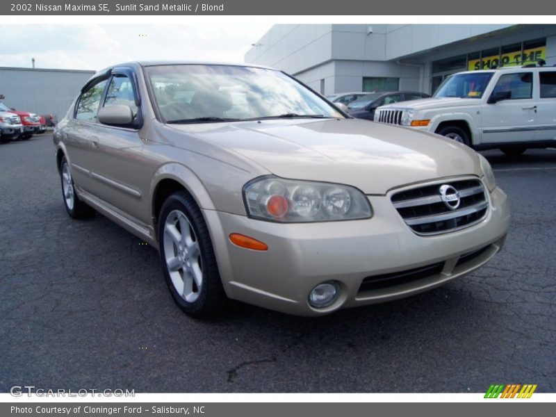 Sunlit Sand Metallic / Blond 2002 Nissan Maxima SE
