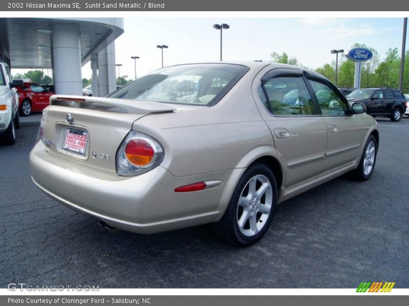 Sunlit Sand Metallic / Blond 2002 Nissan Maxima SE
