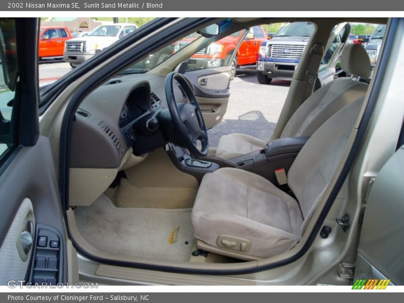 Sunlit Sand Metallic / Blond 2002 Nissan Maxima SE
