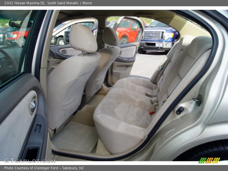 Sunlit Sand Metallic / Blond 2002 Nissan Maxima SE