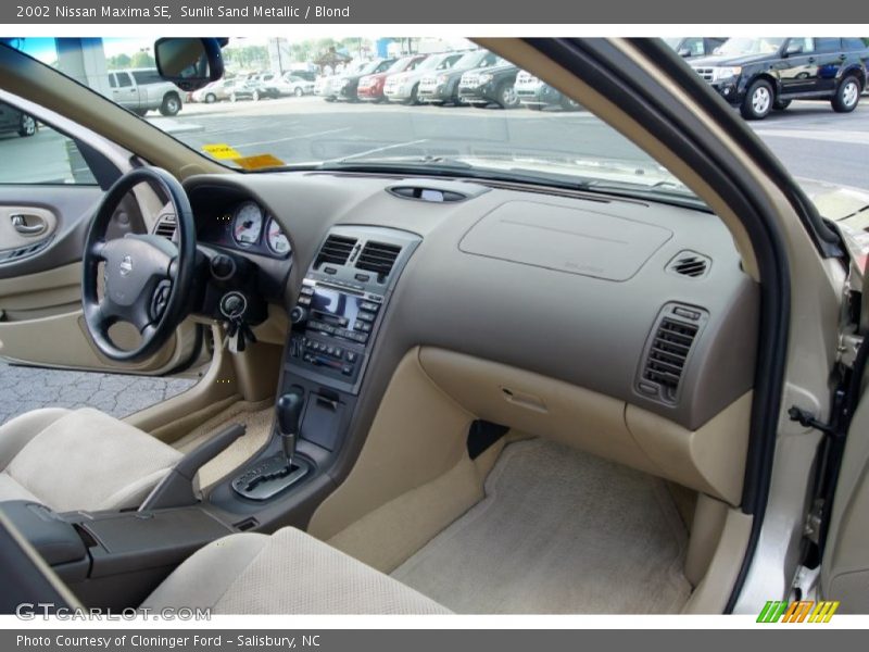 Sunlit Sand Metallic / Blond 2002 Nissan Maxima SE
