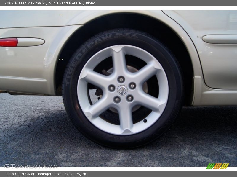 Sunlit Sand Metallic / Blond 2002 Nissan Maxima SE