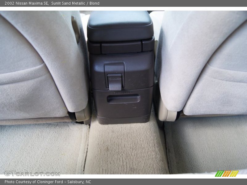 Sunlit Sand Metallic / Blond 2002 Nissan Maxima SE