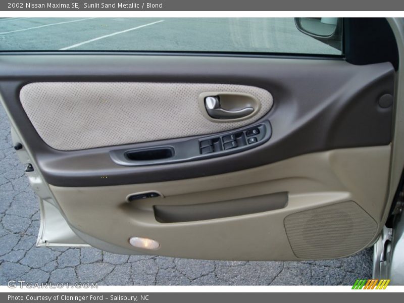 Sunlit Sand Metallic / Blond 2002 Nissan Maxima SE