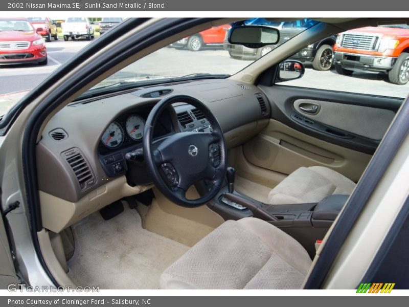Sunlit Sand Metallic / Blond 2002 Nissan Maxima SE