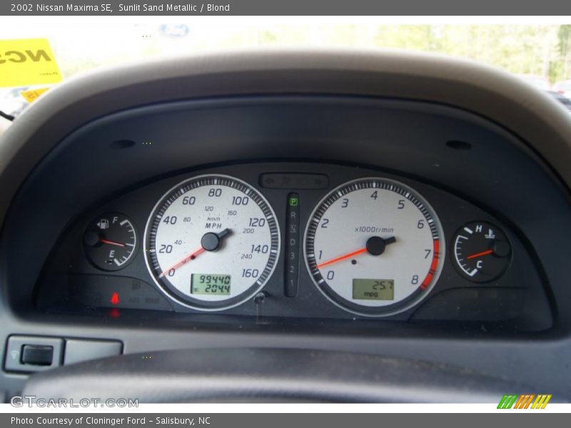 Sunlit Sand Metallic / Blond 2002 Nissan Maxima SE