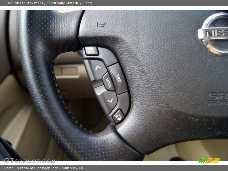 Sunlit Sand Metallic / Blond 2002 Nissan Maxima SE