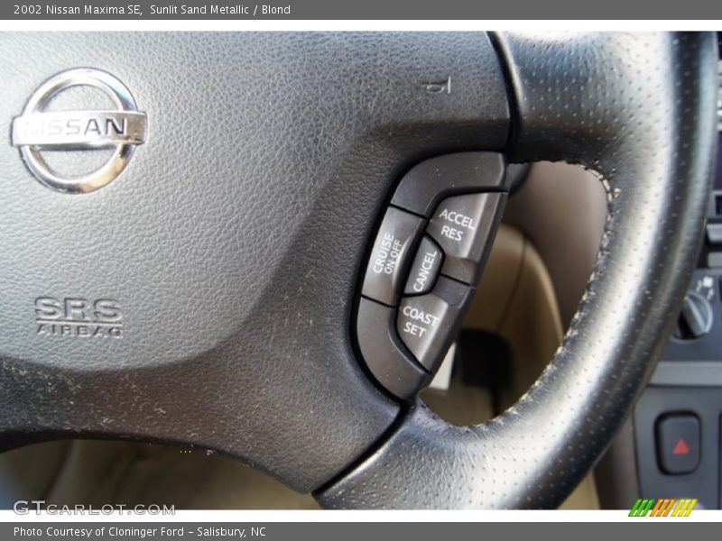 Sunlit Sand Metallic / Blond 2002 Nissan Maxima SE