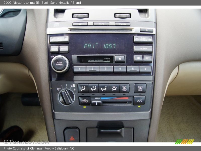 Sunlit Sand Metallic / Blond 2002 Nissan Maxima SE