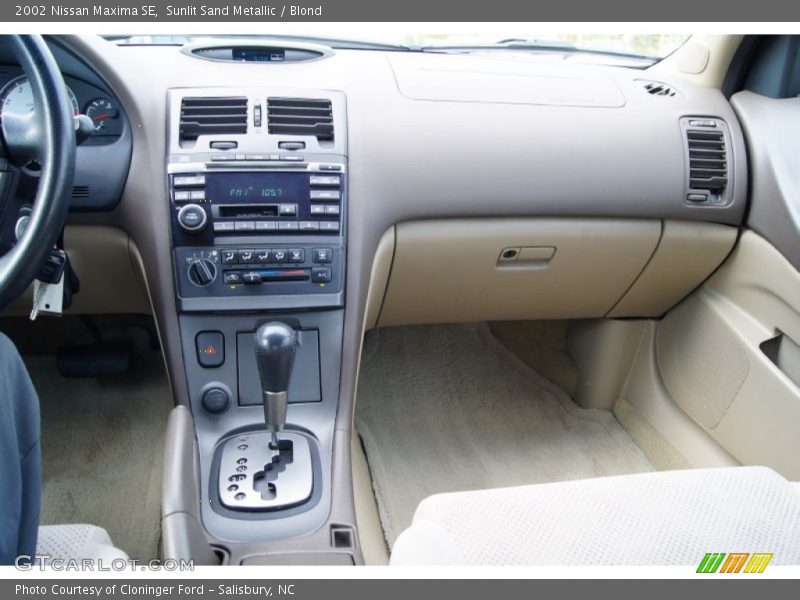 Sunlit Sand Metallic / Blond 2002 Nissan Maxima SE
