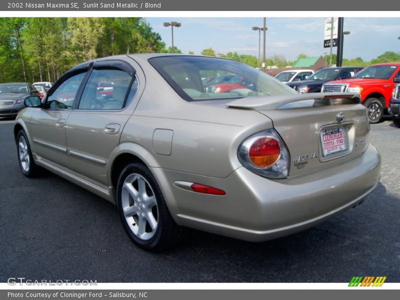 Sunlit Sand Metallic / Blond 2002 Nissan Maxima SE