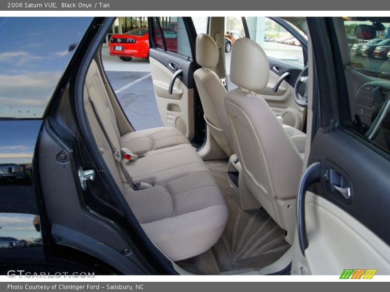 Black Onyx / Tan 2006 Saturn VUE