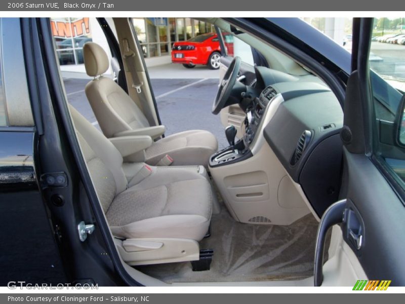Black Onyx / Tan 2006 Saturn VUE