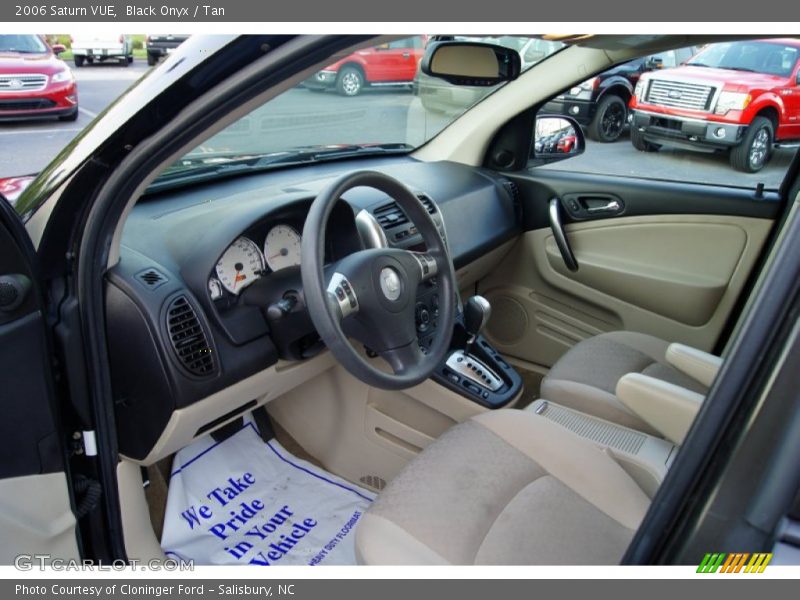Black Onyx / Tan 2006 Saturn VUE