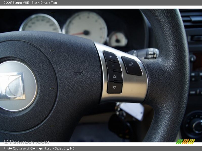 Black Onyx / Tan 2006 Saturn VUE