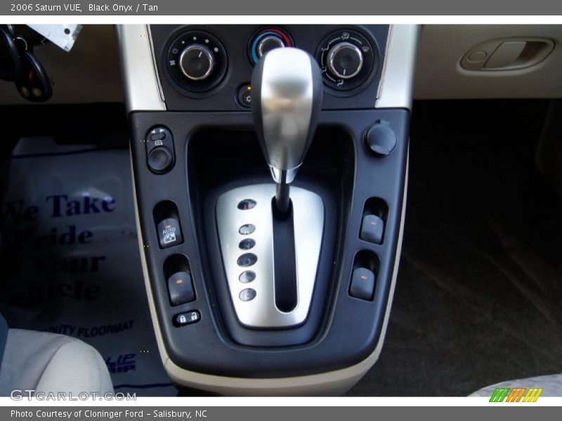 Black Onyx / Tan 2006 Saturn VUE