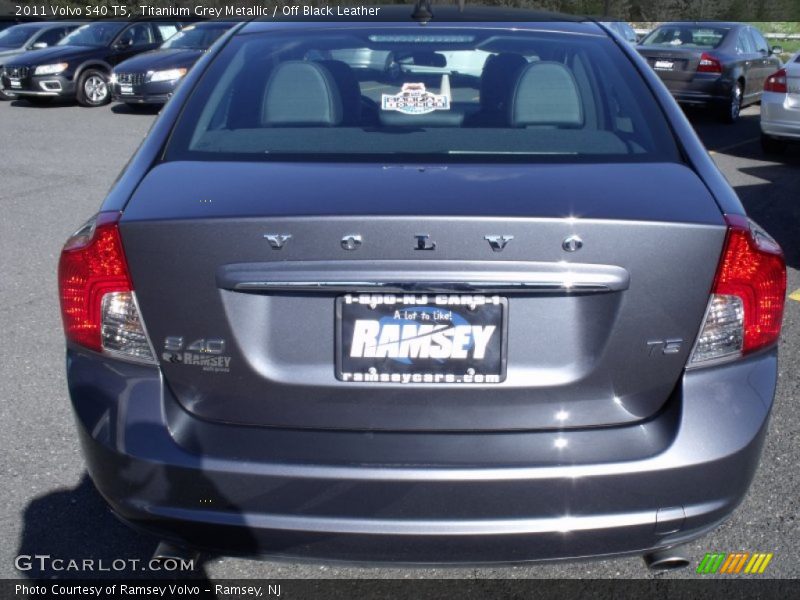 Titanium Grey Metallic / Off Black Leather 2011 Volvo S40 T5