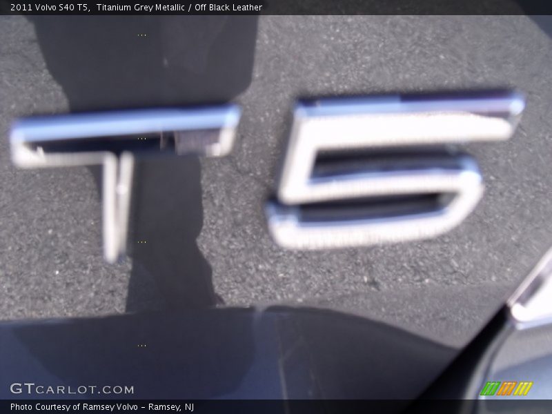 Titanium Grey Metallic / Off Black Leather 2011 Volvo S40 T5