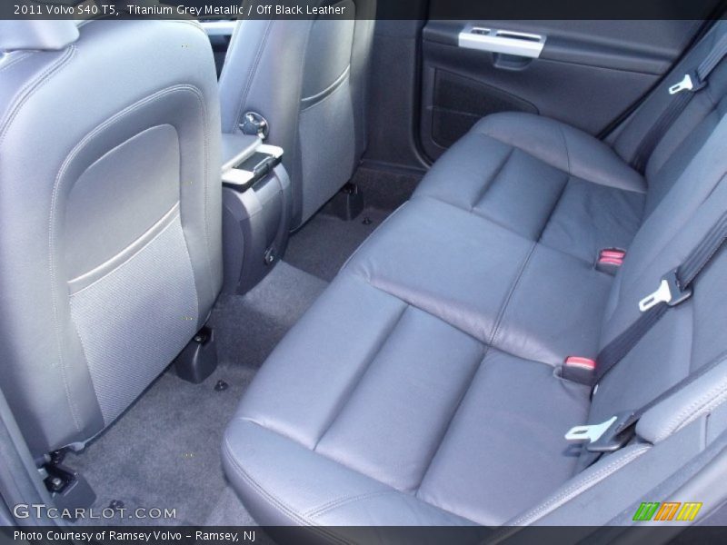 Titanium Grey Metallic / Off Black Leather 2011 Volvo S40 T5