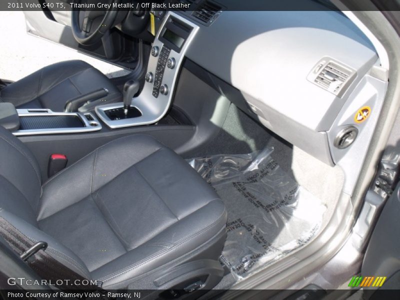 Titanium Grey Metallic / Off Black Leather 2011 Volvo S40 T5