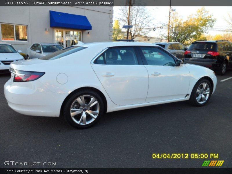 Arctic White / Jet Black 2011 Saab 9-5 Turbo4 Premium Sedan