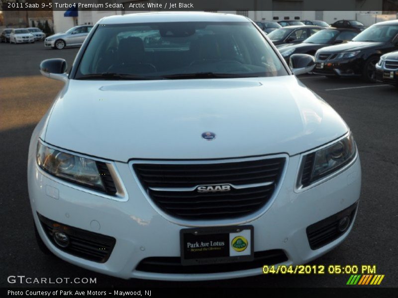 Arctic White / Jet Black 2011 Saab 9-5 Turbo4 Premium Sedan