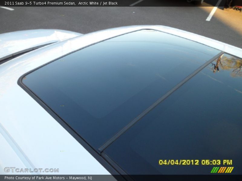 Arctic White / Jet Black 2011 Saab 9-5 Turbo4 Premium Sedan