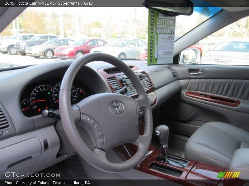 Super White / Gray 2005 Toyota Camry XLE V6