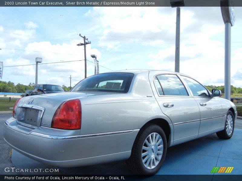 Silver Birch Metallic / Espresso/Medium Light Stone 2003 Lincoln Town Car Executive