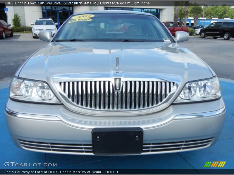 Silver Birch Metallic / Espresso/Medium Light Stone 2003 Lincoln Town Car Executive