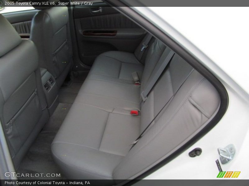 Super White / Gray 2005 Toyota Camry XLE V6