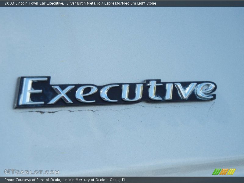 Silver Birch Metallic / Espresso/Medium Light Stone 2003 Lincoln Town Car Executive