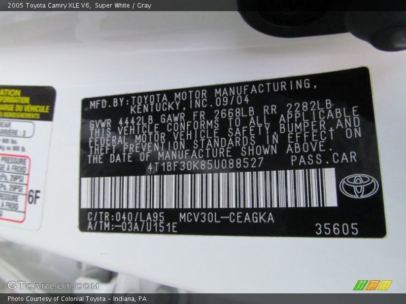 Super White / Gray 2005 Toyota Camry XLE V6