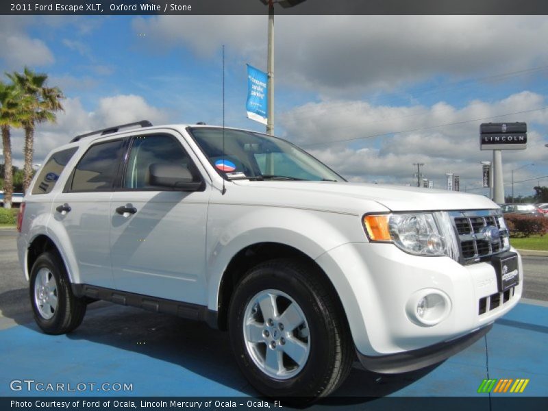 Front 3/4 View of 2011 Escape XLT